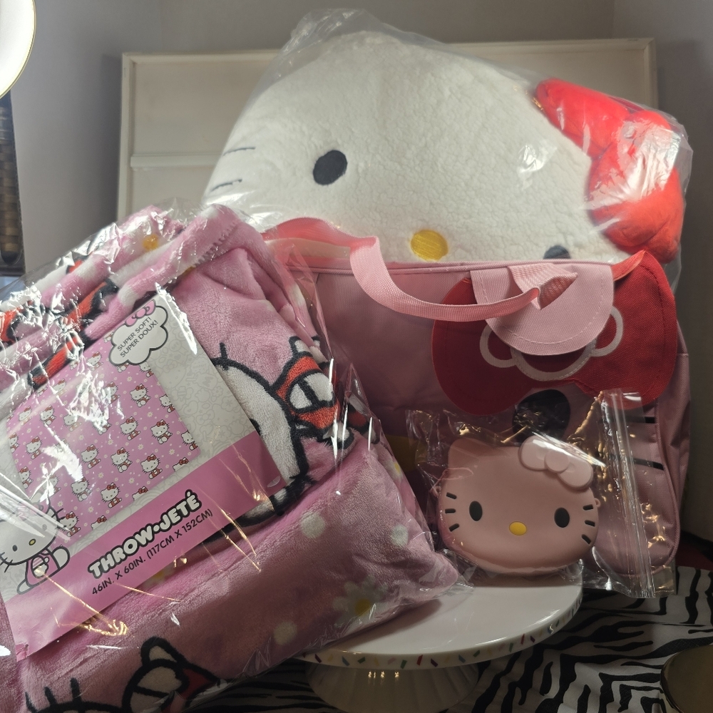 Hello Kitty bundle - Picture 11 of 14